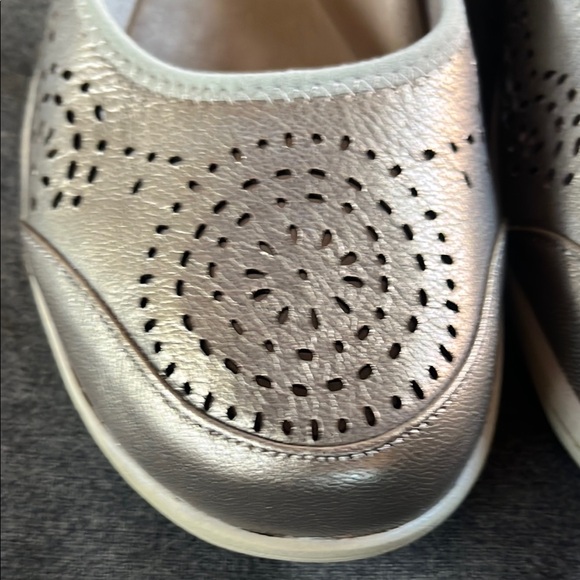 Rockport Women's Metallic Flats - Picture 2 of 6